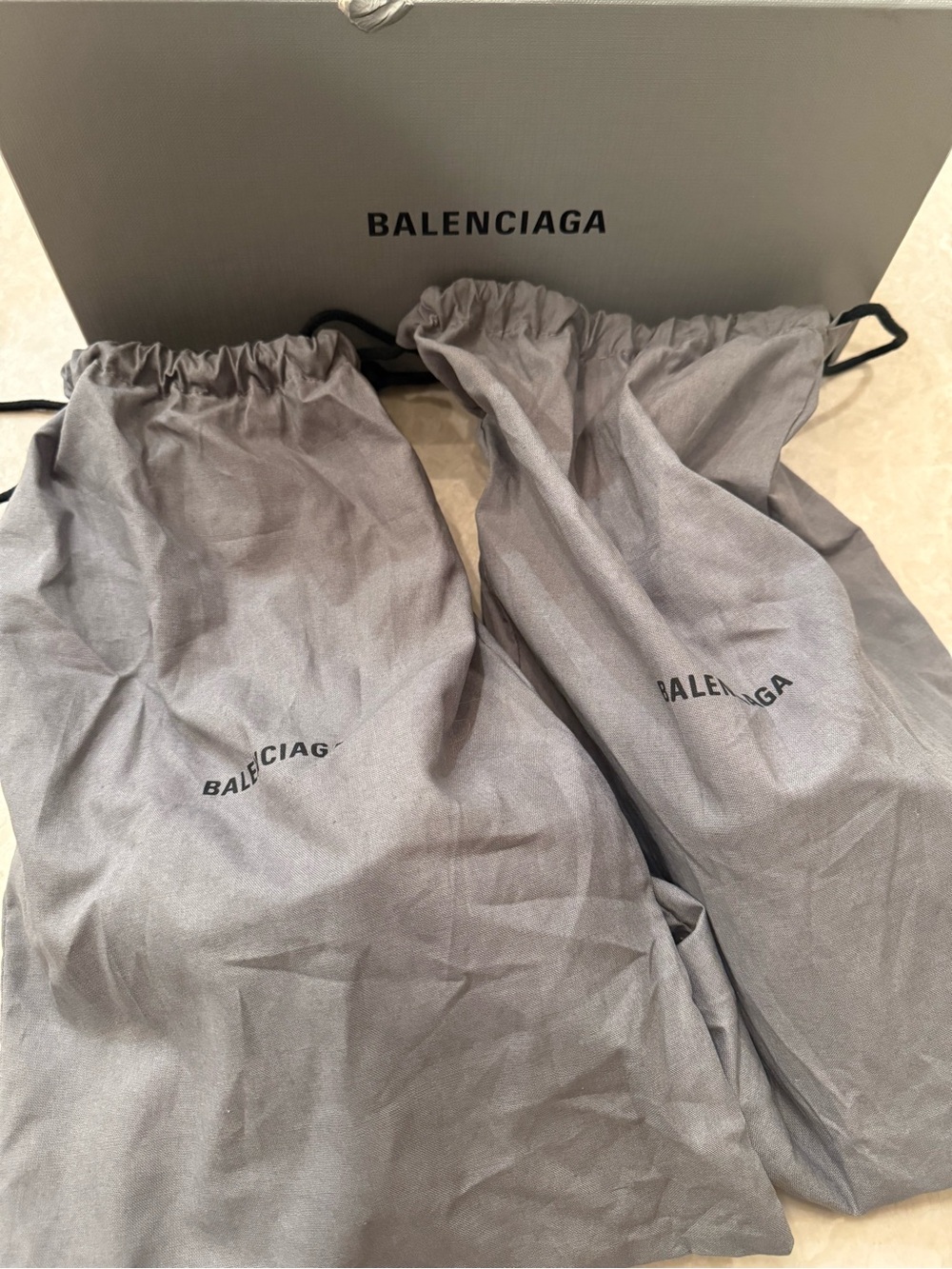 Authentic Balenciaga Men’s Black Logo Slide Sandals - Size US 10 / EU 43 - Picture 4 of 4